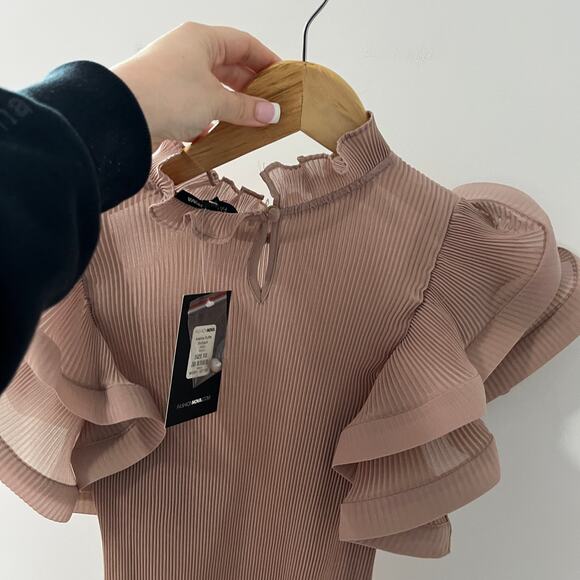 NEW Fashion Nova Adeline Ruffle Mocha Bodysuit Size XS - Picture 8 of 8